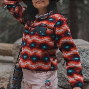 Patagonia Synchilla Snap T Pullover in Classic
Red Wild Desert Women Medium